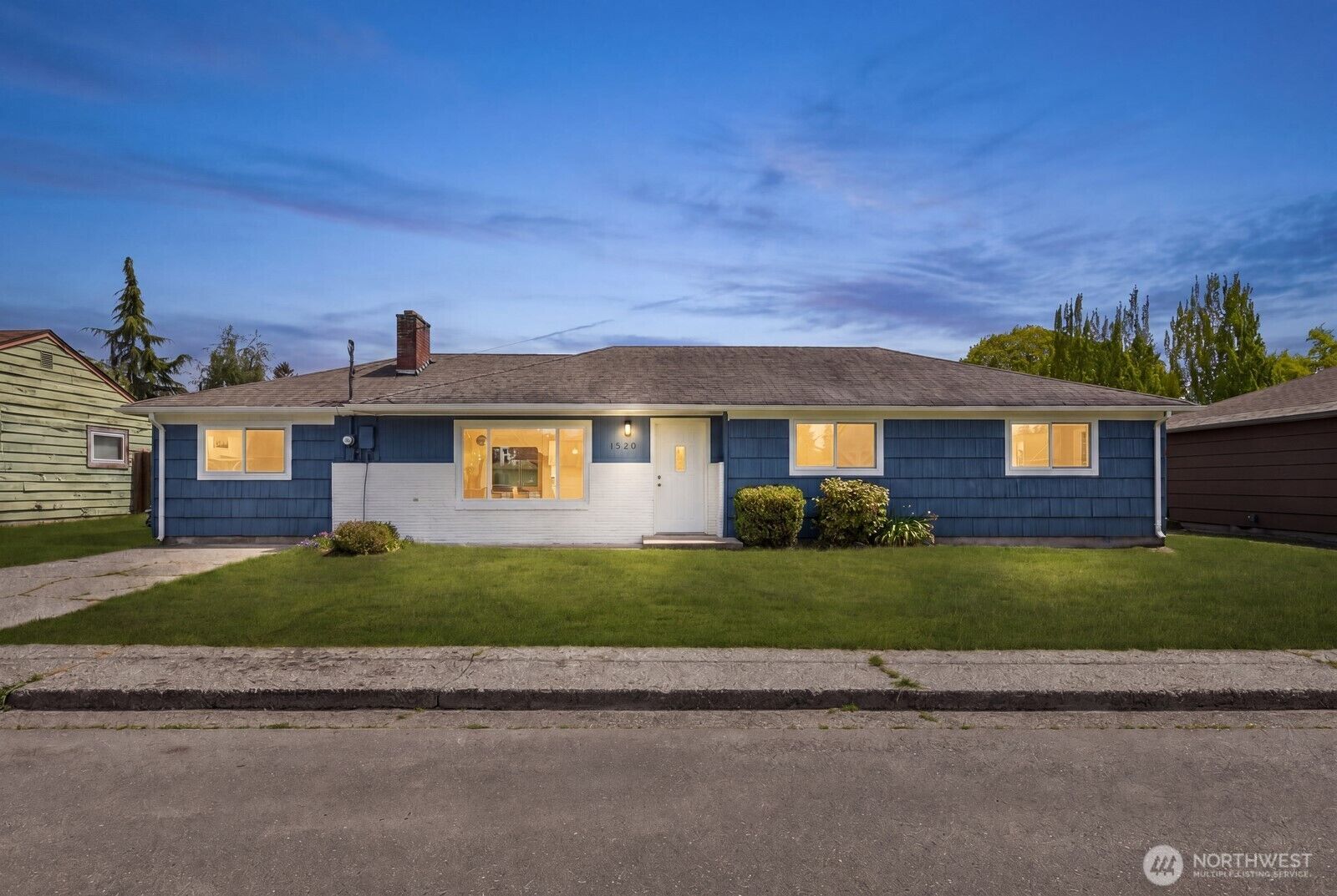 Property Photo:  1320  Shirley Place  WA 98274 