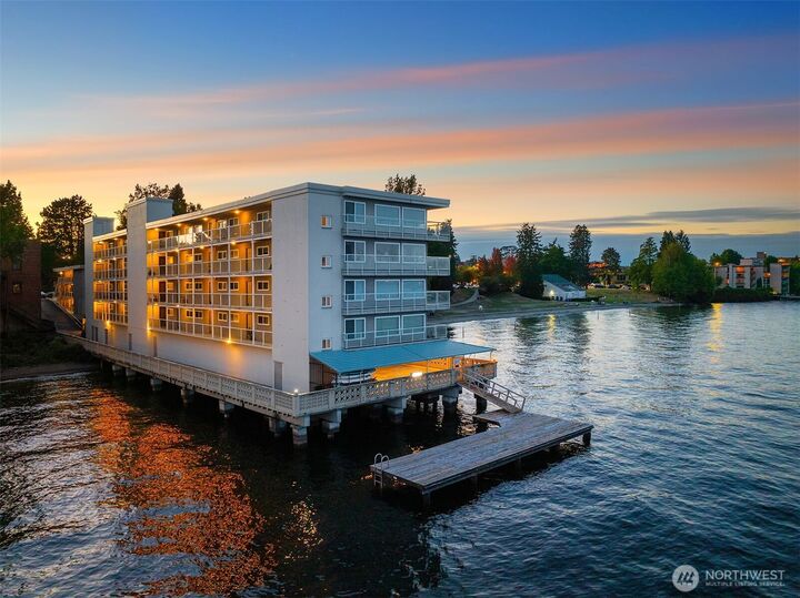 Property Photo:  1810  43rd Avenue E 201  WA 98112 