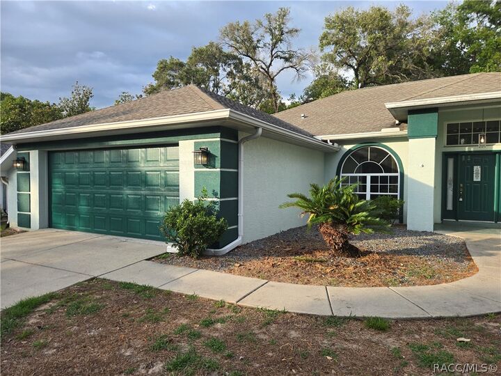 Property Photo:  14 Hollyhock Court  FL 34446 