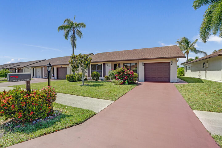 Property Photo: 2105 SW 17th Circle FL 33442