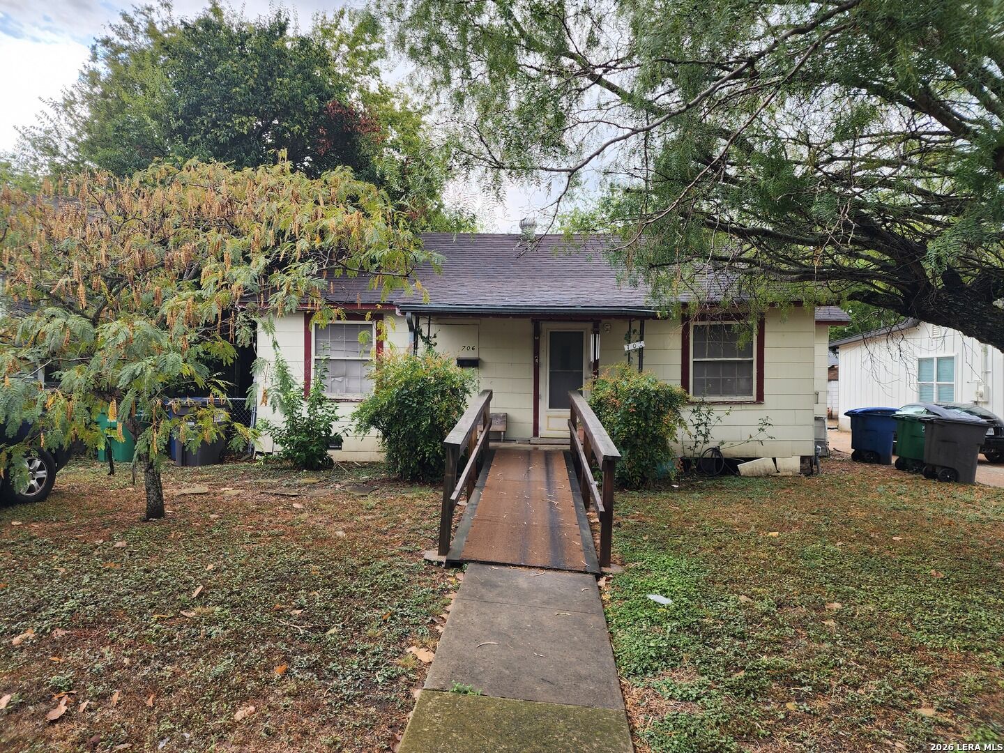 Property Photo:  706 W Lullwood  TX 78212 