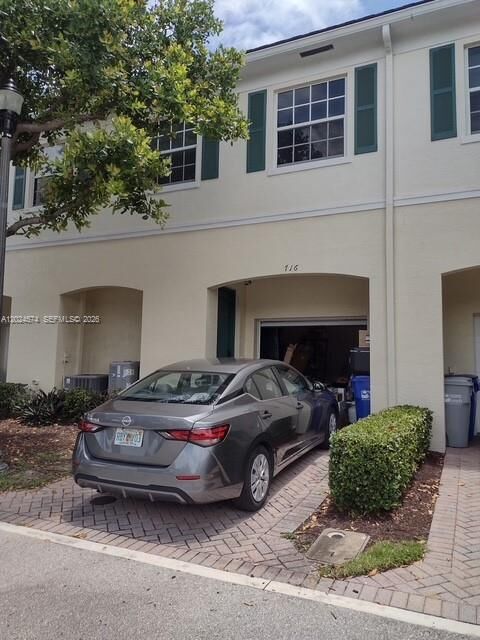 Property Photo: 716 SW 2nd Way FL 33060