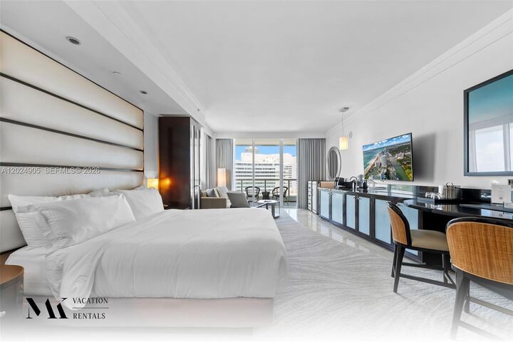 Property Photo: 4391 Collins Ave 1001 FL 33140