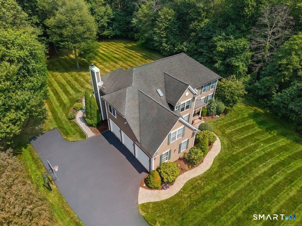 Property Photo:  15 Harvest Glen  CT 06333 