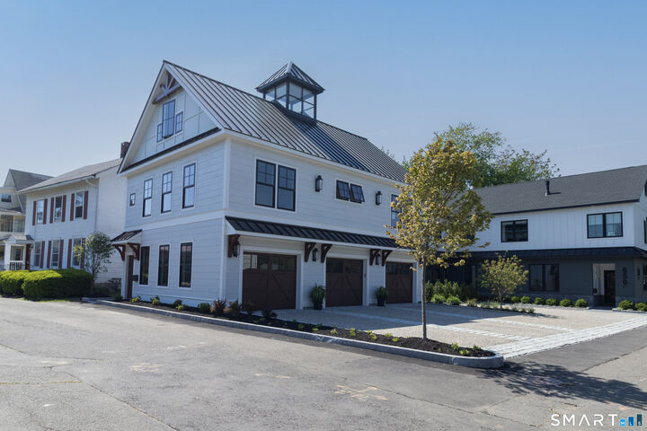 Property Photo: 650 Main Street 3 CT 06405