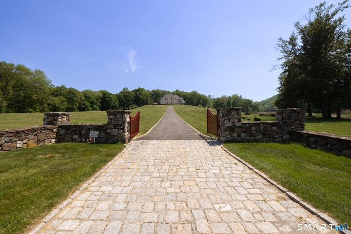 Property Photo:  7 Equestrian Ridge Road  CT 06470 