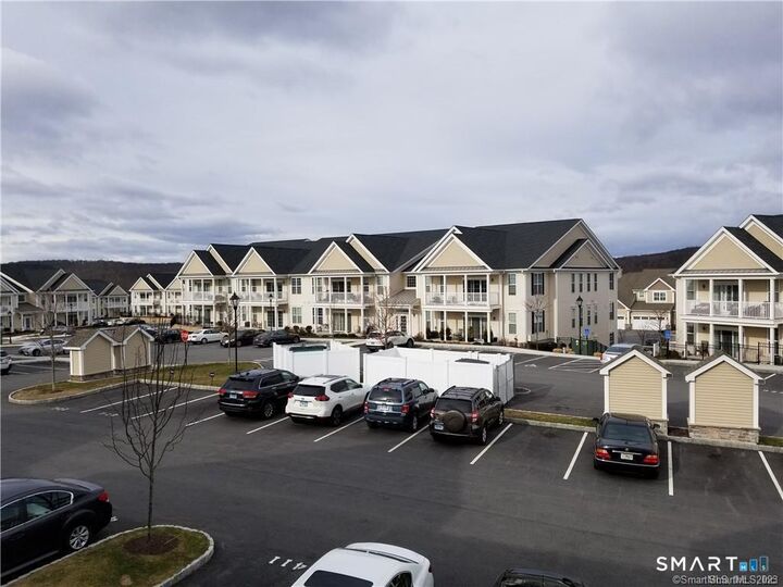 Property Photo: 424 Center Meadow Lane 424 CT 06810