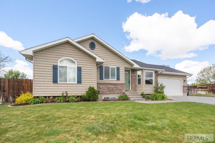 Property Photo:  4016 E Journee Circle  ID 83406 