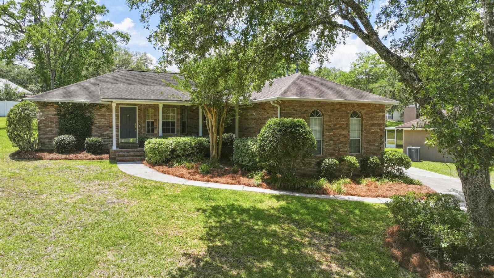 Property Photo: 2733 Newmarket Circle FL 32309