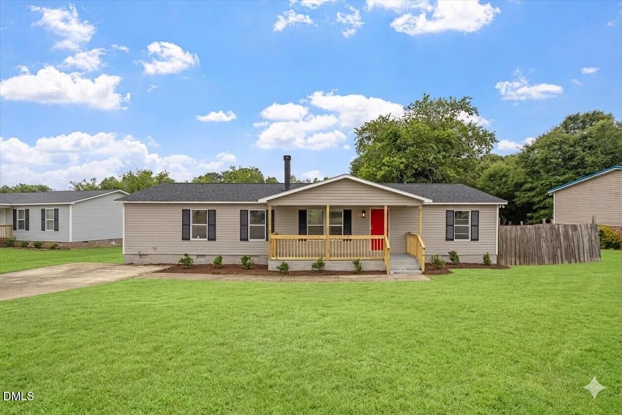 Property Photo: 1425 Heritage Way NC 28326