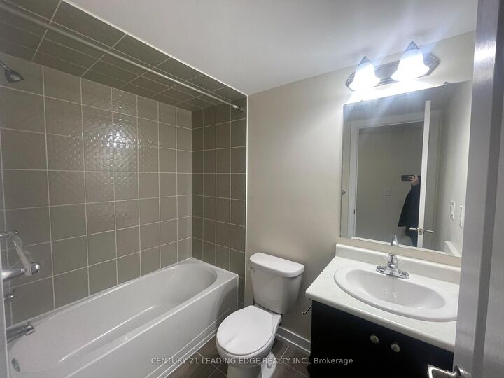 Property Photo:  10 Dunsheath Way 217  ON L6B 1N3 