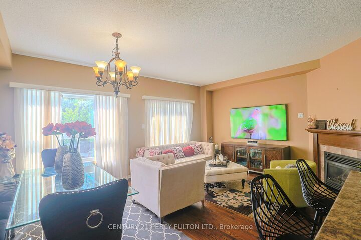 Property Photo: 116 Dahlia Street ON K4K 0G1