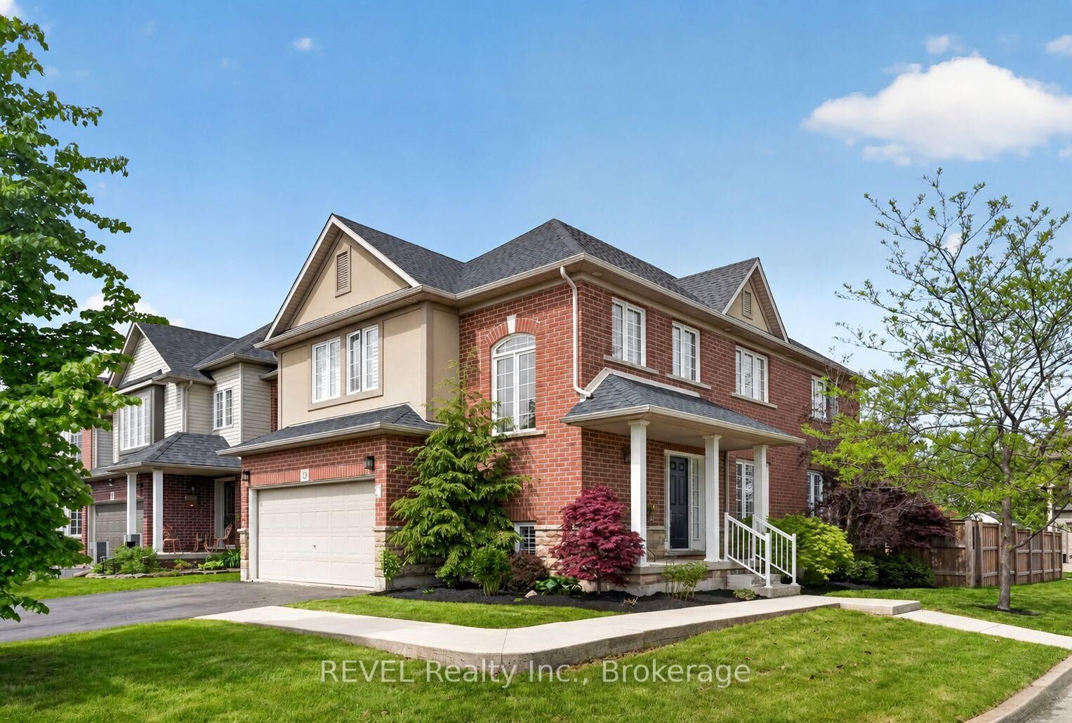 Property Photo:  29 Springbreeze Heights  ON L8E 0A4 