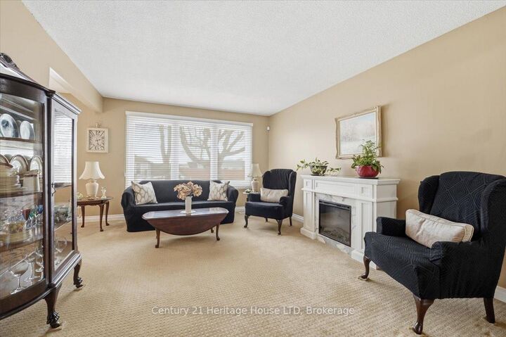 Property Photo: 11 Robert Street ON L3B 5T8