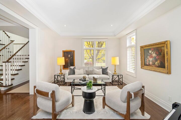 Property Photo: 562 Gladwyne Court ON L5H 4L4