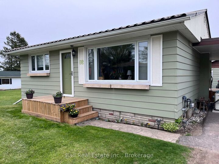 Property Photo: 98 George Street E ON K0L 1Z0