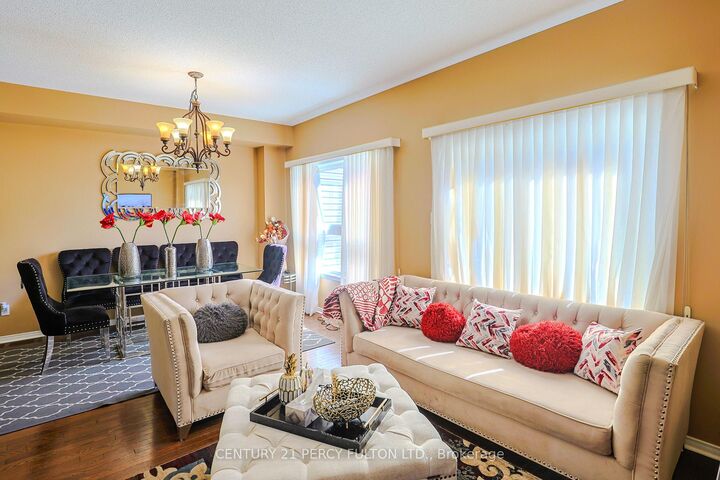 Property Photo: 116 Dahlia Street ON K4K 0G1