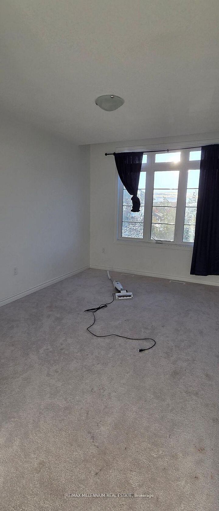 Property Photo: 42 West Oak Trail ON L9J 0K8