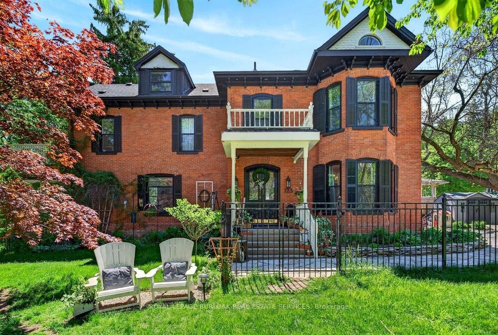 Property Photo: 123 Main Street W ON L3M 1R9