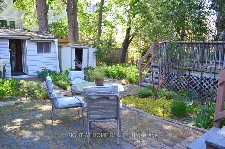 Property Photo: 200 Woodroffe Avenue ON K2A 3V4