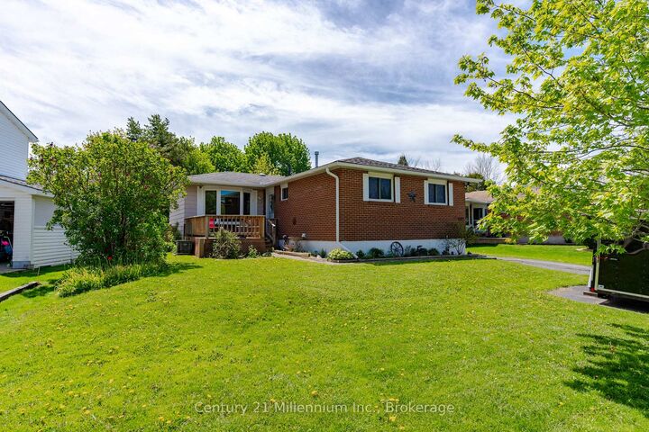 Property Photo: 1025 12th Street E ON N4K 5V4