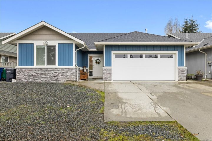Property Photo:  907 Park Ave  BC V9R 4J3 