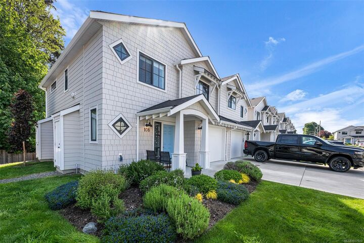 2096 Kennedy St — photo 1