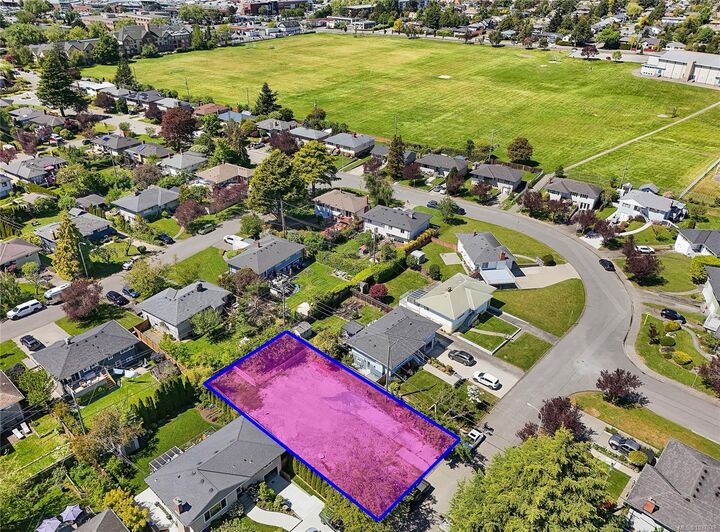 Property Photo:  2936 Queenston St  BC V8R 4P5 