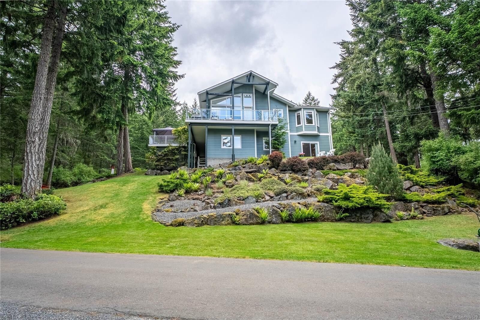 Property Photo:  601 Highlands Park Terr  BC V9B 6G5 