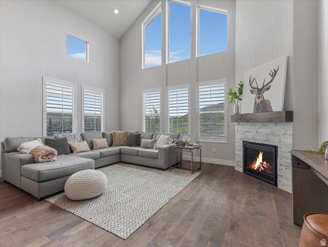 Property Photo: 8182 Courtyard Loop UT 84098