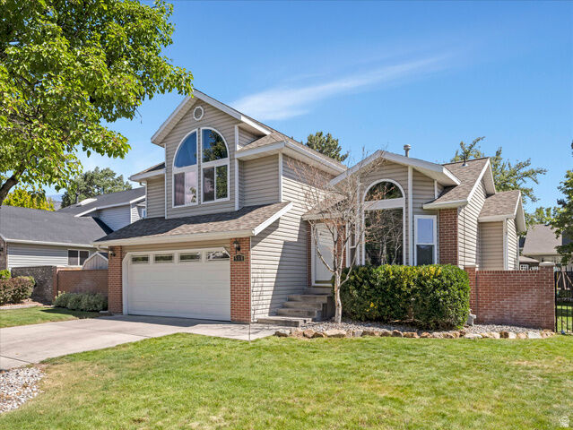Property Photo: 558 E Cherry Plum Ct UT 84070
