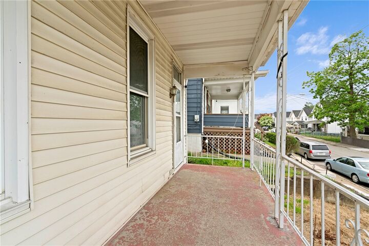 Property Photo:  2022 Kenneth Ave  PA 15068 