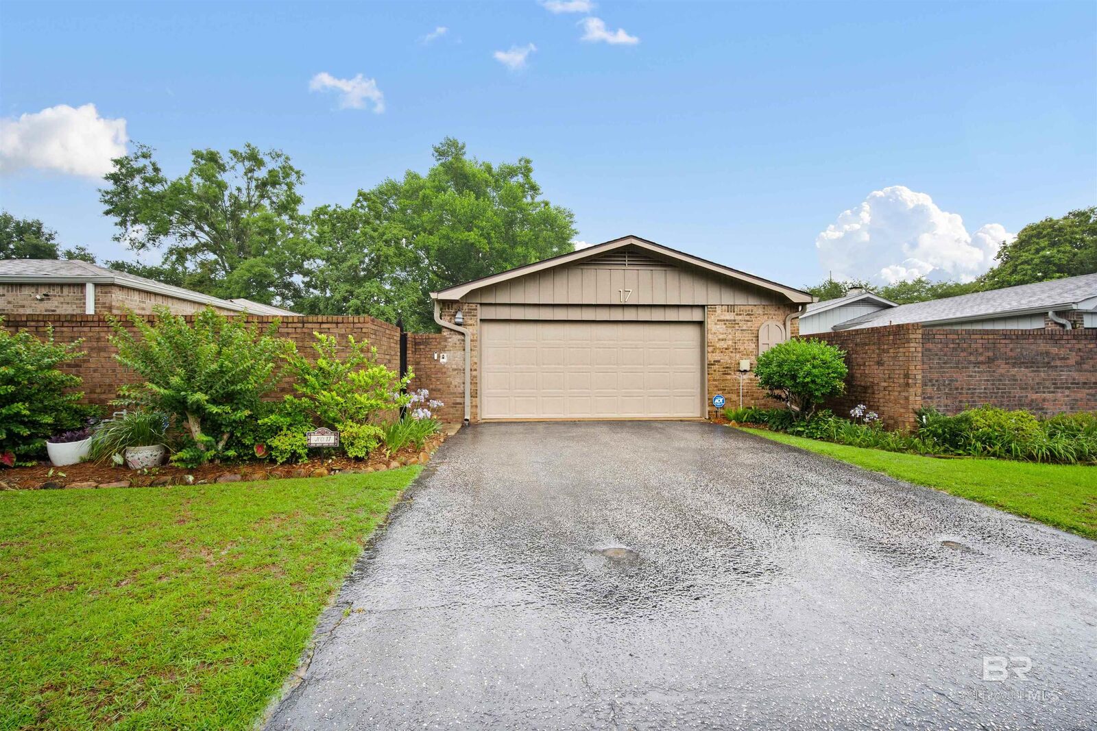 Property Photo: 17 W Cobblestone Way AL 36608