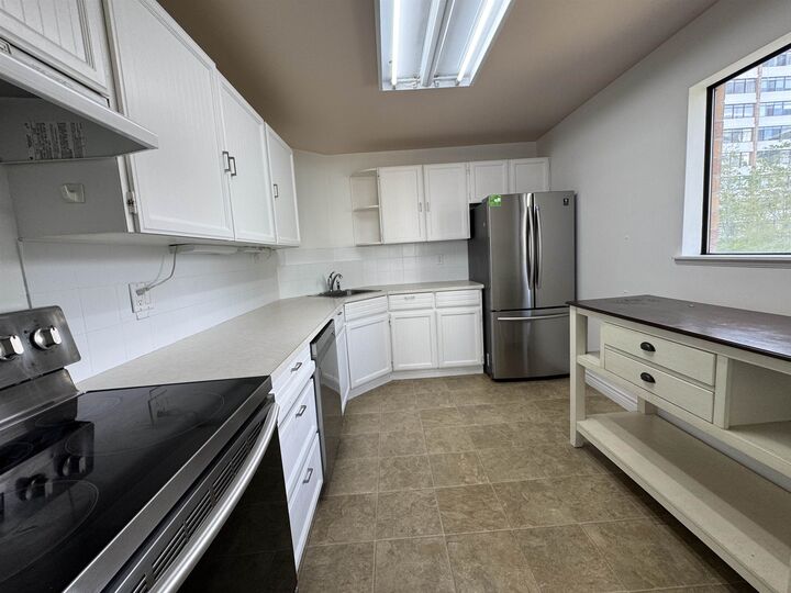 Property Photo: 6651 Minoru Boulevard 303 BC V6Y 1Z2