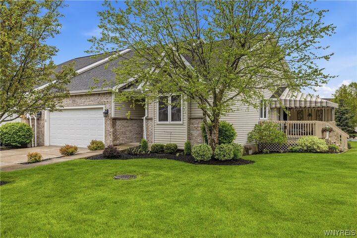 Property Photo:  259 White Oak Terrace  NY 14072 