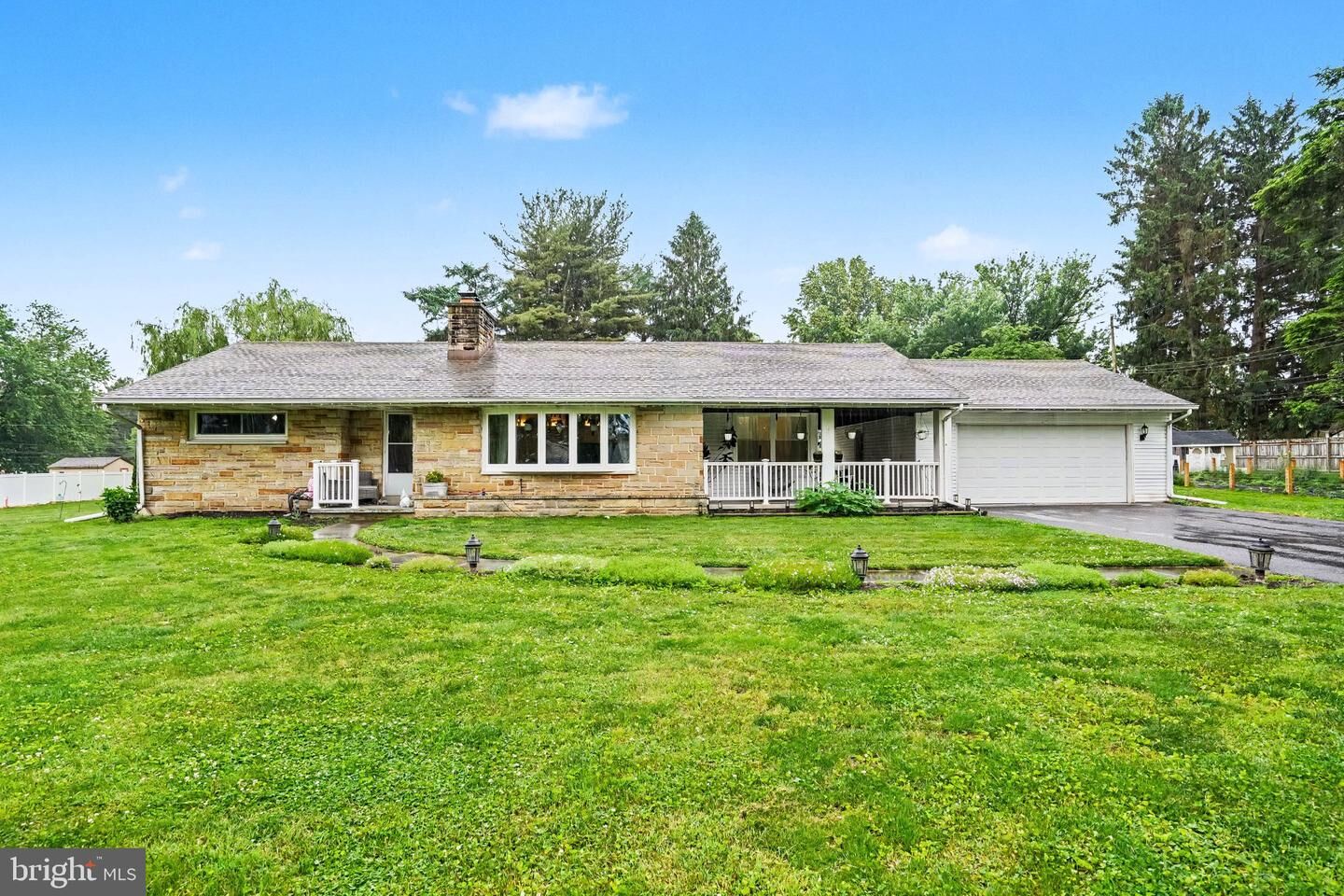 Property Photo: 1029 Laurel Drive PA 17057
