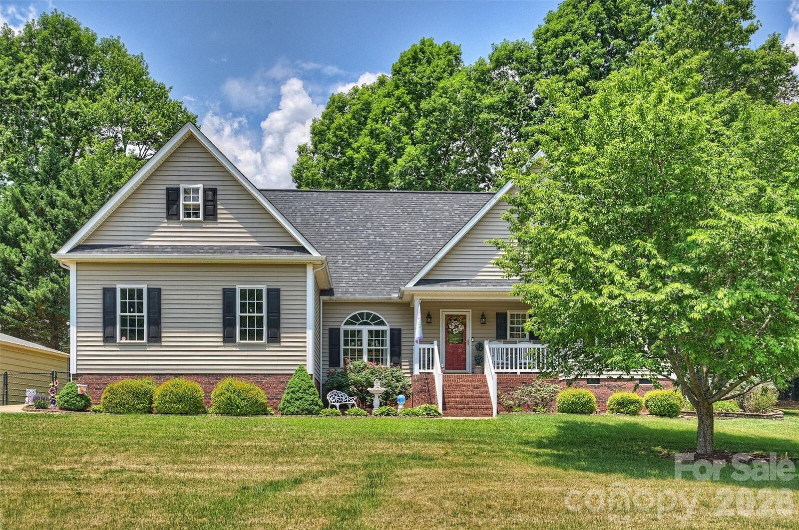 Property Photo: 1302 Laurel Woods Drive NC 28052