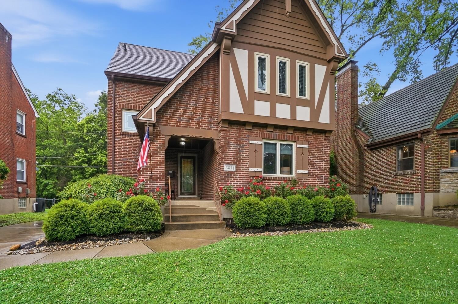 Property Photo: 3871 Drakewood Drive OH 45209