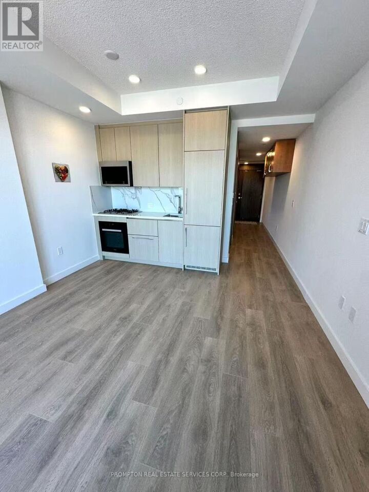 Property Photo:  75 Billes Heights 910  ON M2K 0J8 