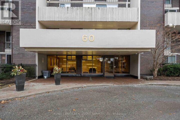Property Photo: 60 Southport Street 808 ON M6S 3N4