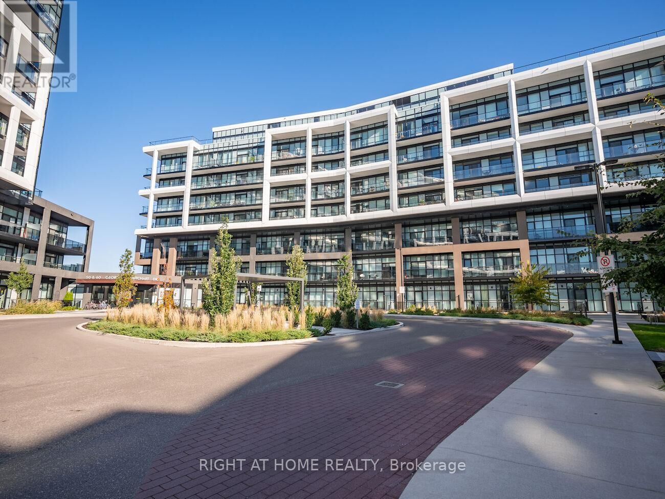 Property Photo:  60 George Butchart Drive 315  ON M3K 0E1 