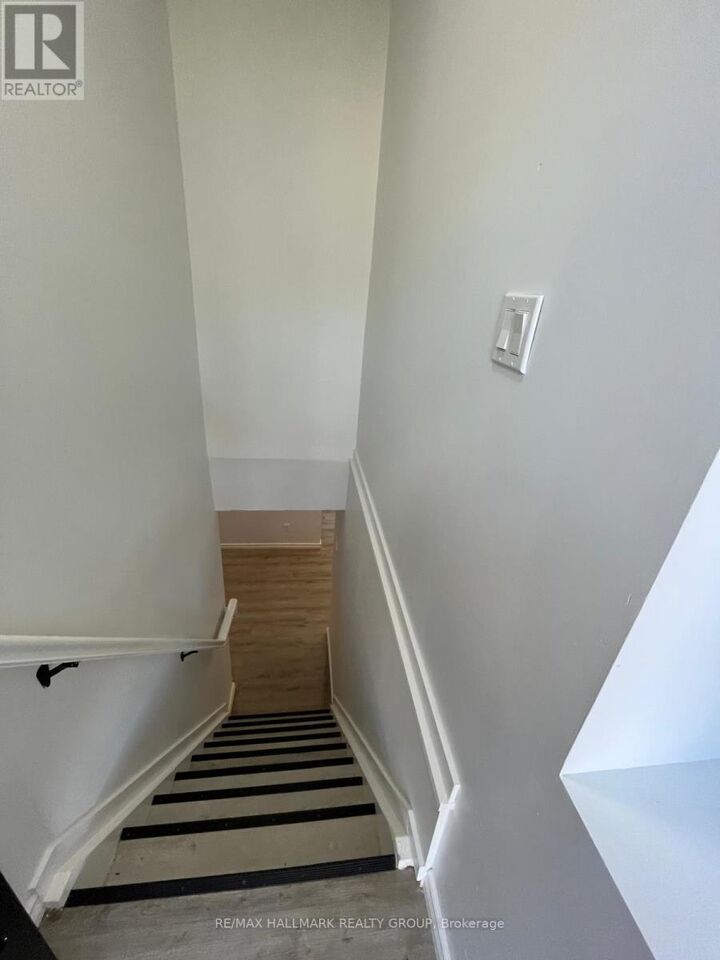 Property Photo:  1387 Sault Street B  ON K1E 1G8 