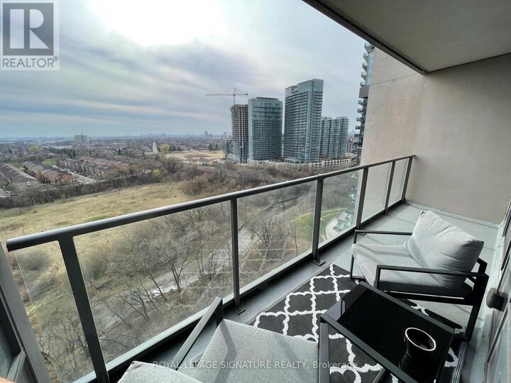 Property Photo:  36 Park Lawn Road 1504  ON M8Y 3H8 