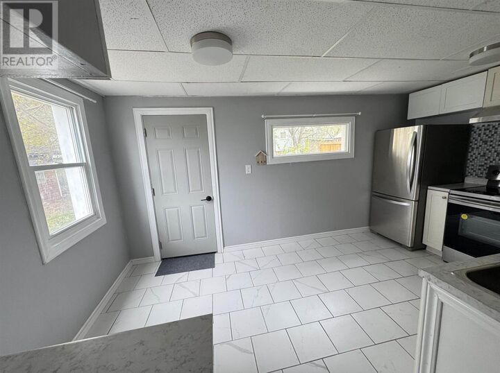 Property Photo: 122 Grosvenor Ave ON P6B 2M1