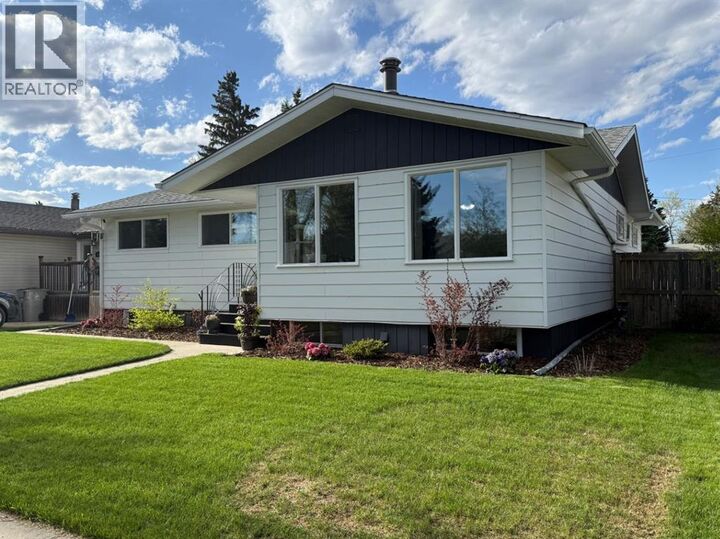 Property Photo: 4804 37 Street SK S9V 0A6