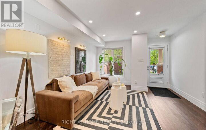 Property Photo:  50 Mendelssohn Street 12  ON M1L 0G8 