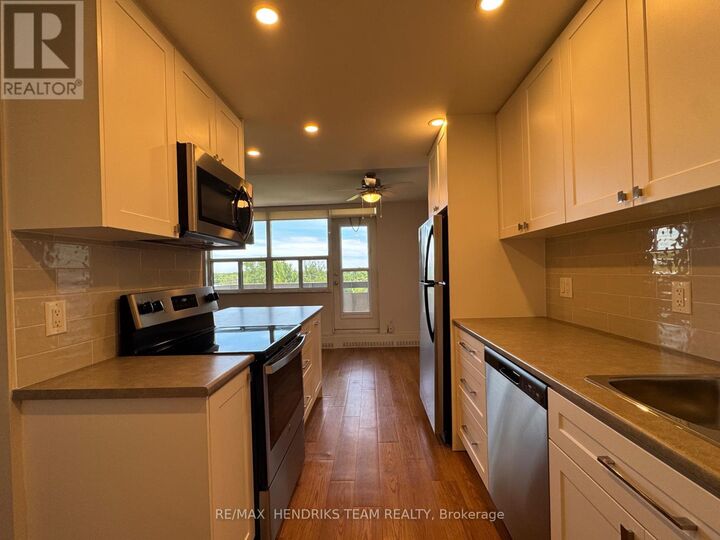 Property Photo: 156 Fitch Street 508 ON L3C 4V6