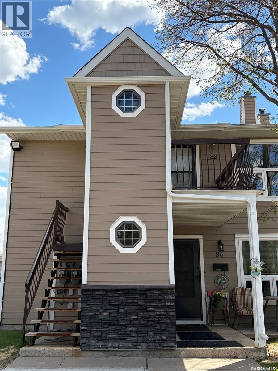 Property Photo:  88 Cedar Meadow Drive  SK S4X 3J5 