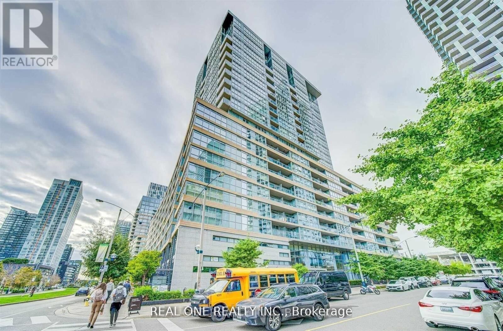 Property Photo:  10 Capreol Court 727  ON M5V 4B3 
