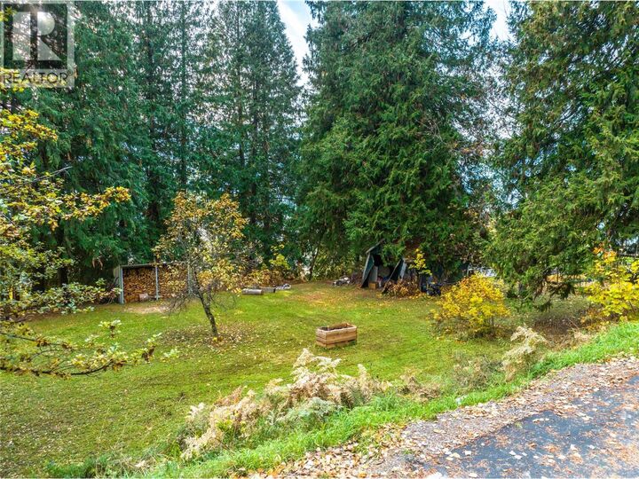 Property Photo:  125 Maple Street  BC V0E 2S0 